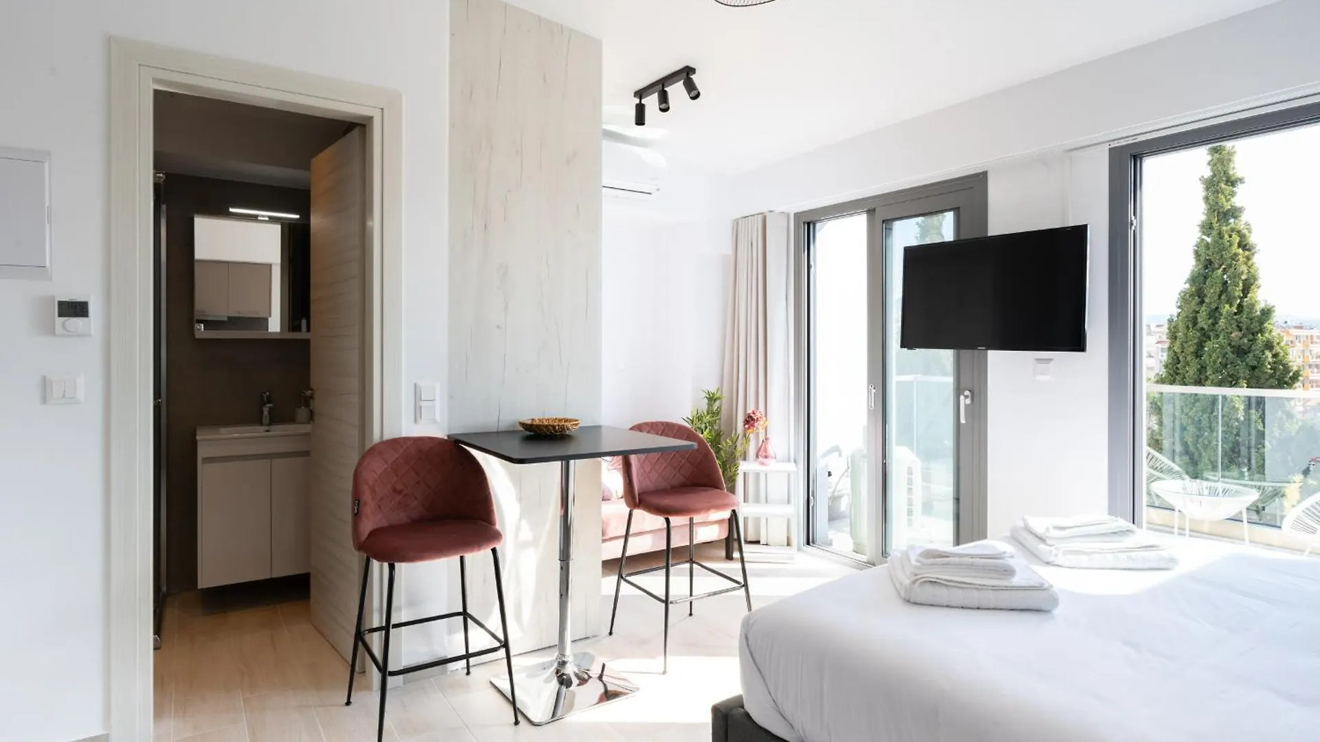 Velvet Luxury Studios In The City Center By Binobi! Thessaloniki